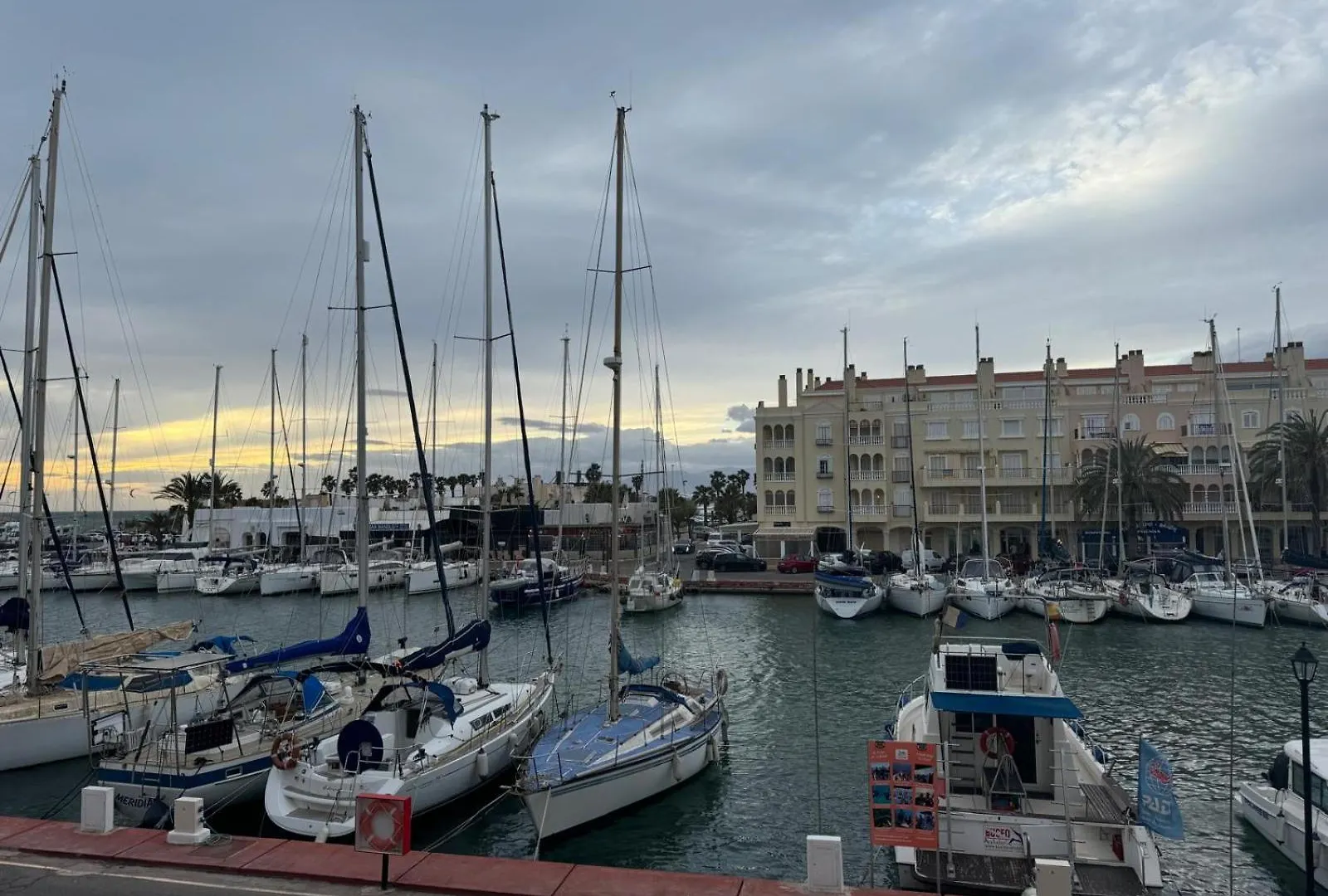 Cuzy Sunset Apartman Almerimar
